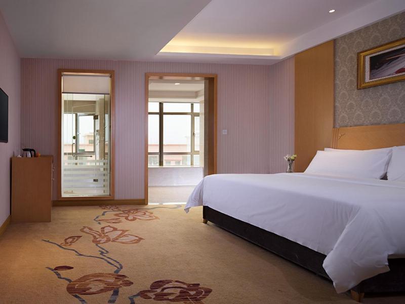 Vienna 3 Best Hotel Dongguan Liaobu Veicle City Luaran gambar